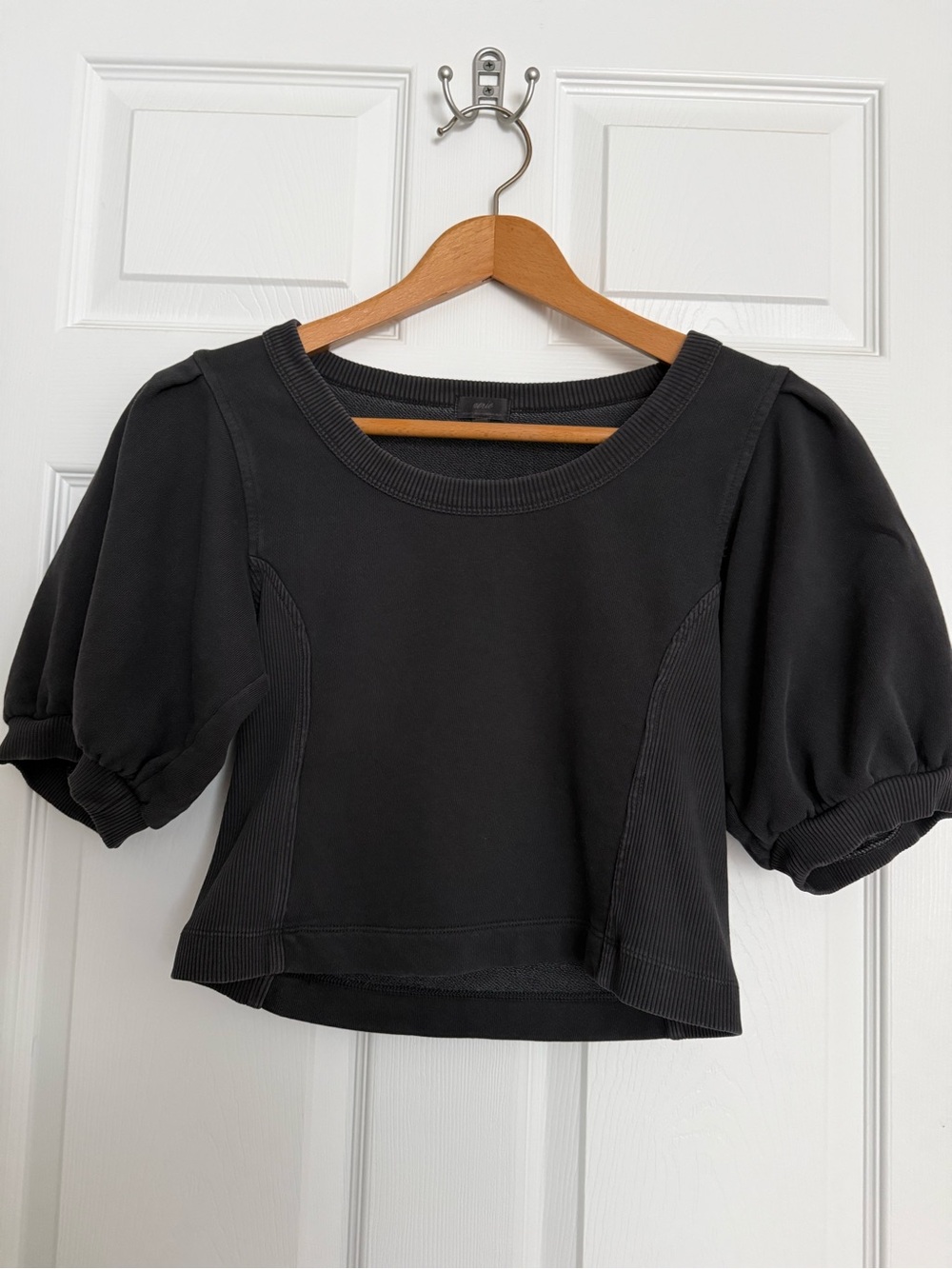 Aerie Black Puff-Sleeve Cropped Sweatshirt Athleisure Balletcore Romantic Sporty